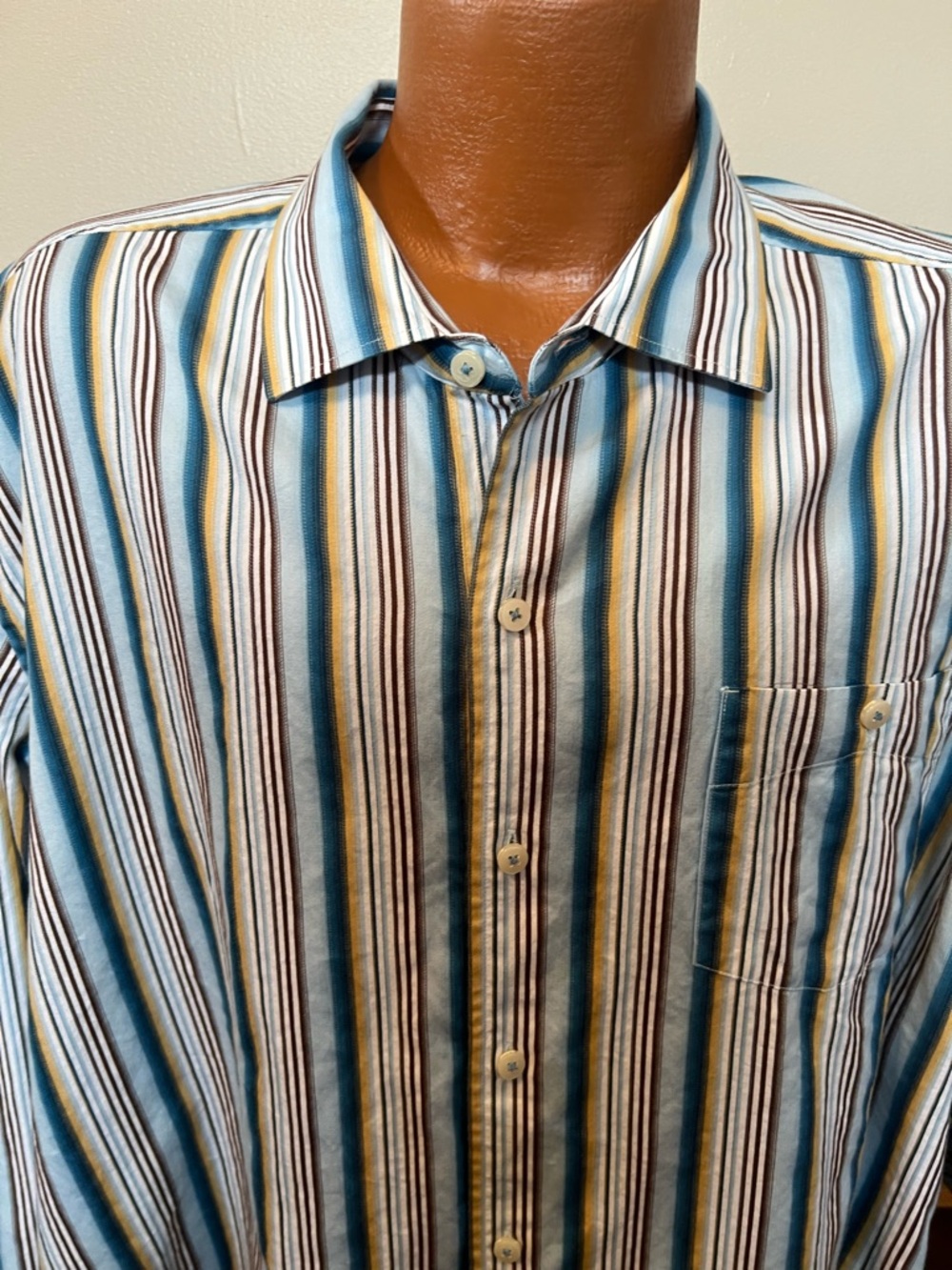 Tommy Bahama Men’s Shirt Size XLX Vertical Stripe Ocean Vibe Colors Long Sleeve